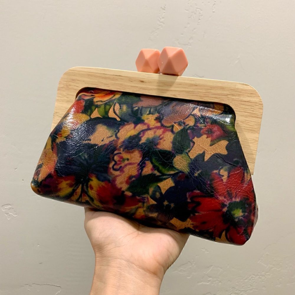 Handmade Genuine Leather Floral Print Candy Shaped Kisslock Clutch/Crossbody